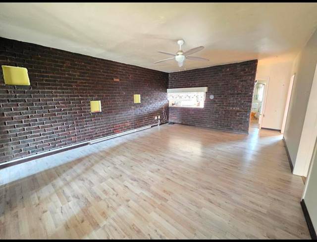 2 BEDROOM TOWNHOUSE FOR SALE IN MEYERTON CENTRAL